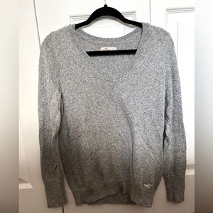 Does not fit anymore. Light grey Hollister sweater. Lightly worn. Large.